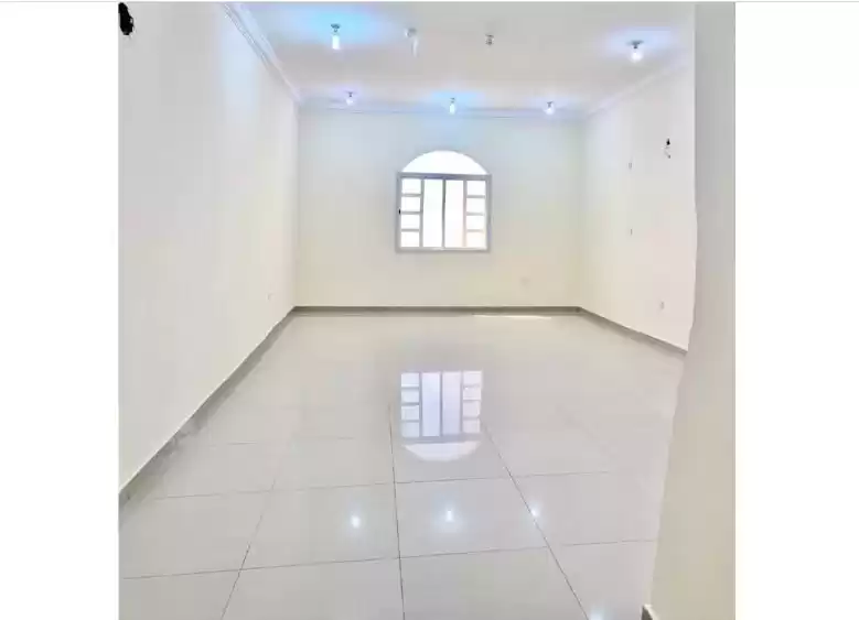 Residential Ready Property 3 Bedrooms U/F Apartment  for rent in Al Sadd , Doha #8860 - 1  image 